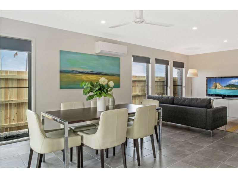 4 Turquoise Place, Caloundra West QLD 4551