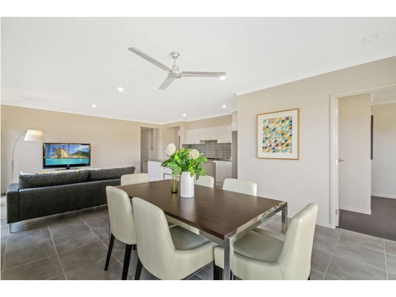 4 Turquoise Place, Caloundra West QLD 4551
