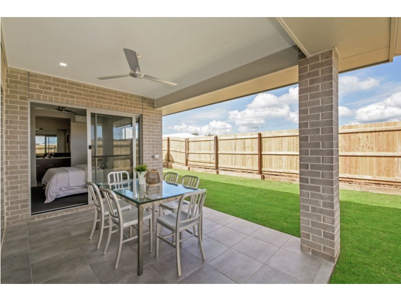 4 Turquoise Place, Caloundra West QLD 4551