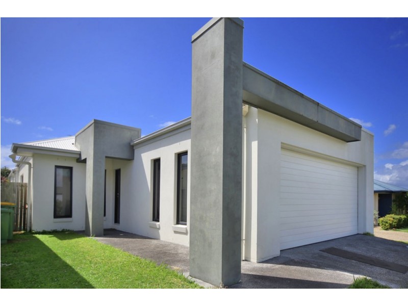 15 Tamarind Street, Meridan Plains QLD 4551