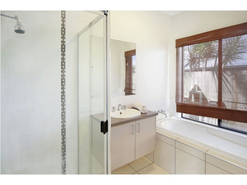 15 Tamarind Street, Meridan Plains QLD 4551