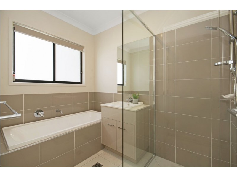 16 Turquoise Place, Caloundra West QLD 4551