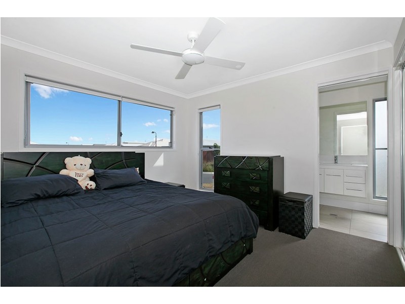 5 Coral Crescent, Caloundra West QLD 4551