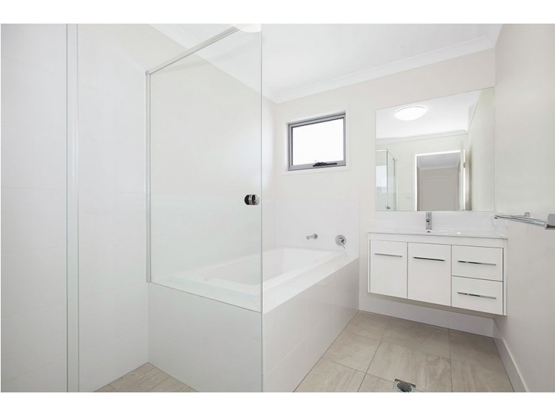 5 Coral Crescent, Caloundra West QLD 4551