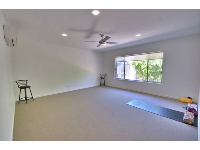 2 Creek View Place, Pelican Waters QLD 4551