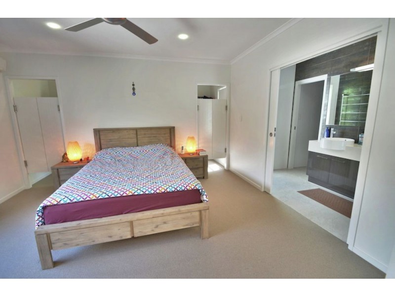 2 Creek View Place, Pelican Waters QLD 4551