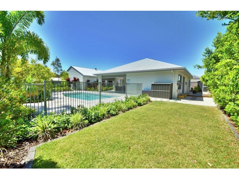 2 Creek View Place, Pelican Waters QLD 4551