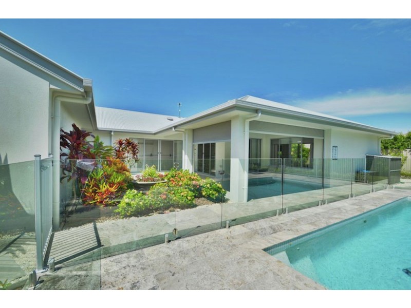 2 Creek View Place, Pelican Waters QLD 4551