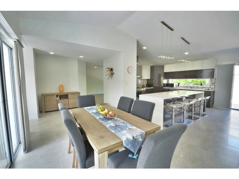 2 Creek View Place, Pelican Waters QLD 4551