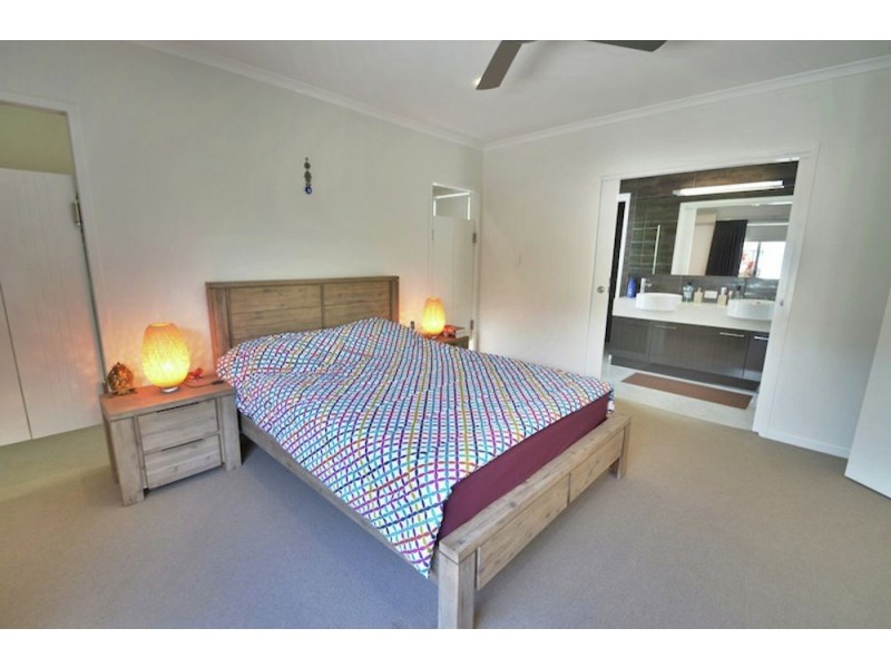 2 Creek View Place, Pelican Waters QLD 4551