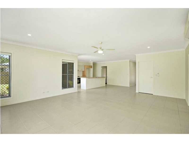 25 Davey Drive, Woombye QLD 4559