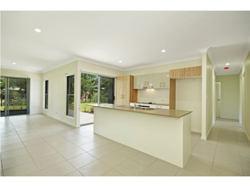 25 Davey Drive, Woombye QLD 4559