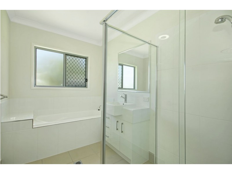 25 Davey Drive, Woombye QLD 4559