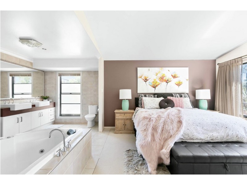 52 Mannikin Road, Tanawha QLD 4556