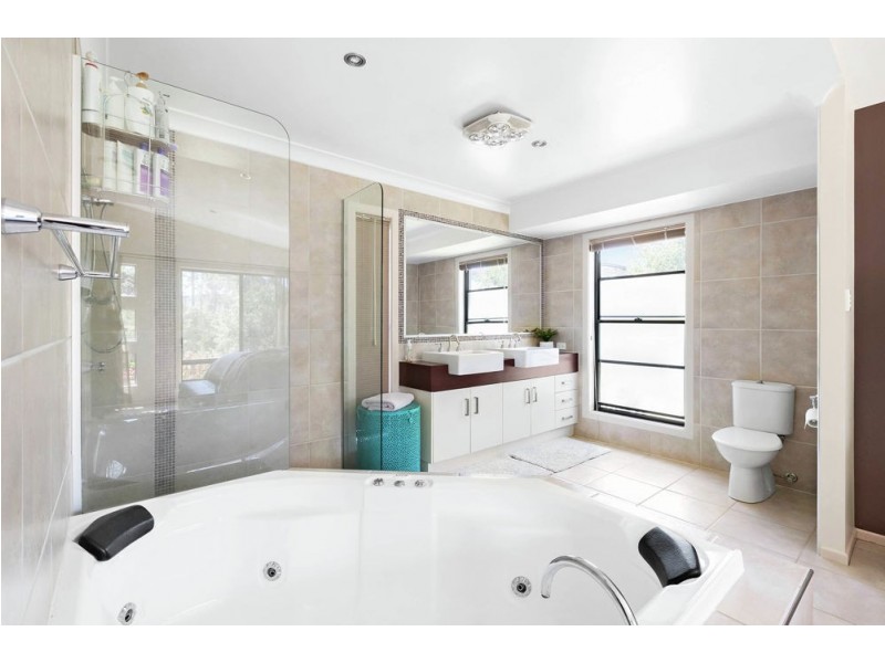 52 Mannikin Road, Tanawha QLD 4556