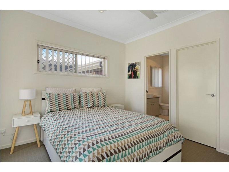 32 Apple Crescent, Caloundra West QLD 4551