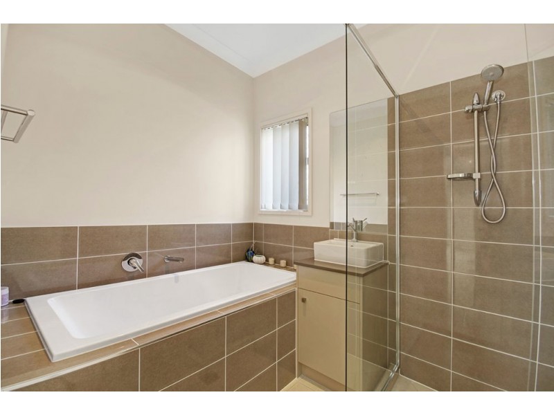 32 Apple Crescent, Caloundra West QLD 4551