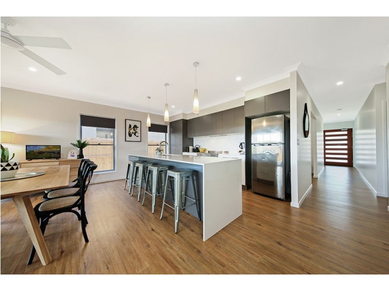 3 Violet Street, Caloundra West QLD 4551