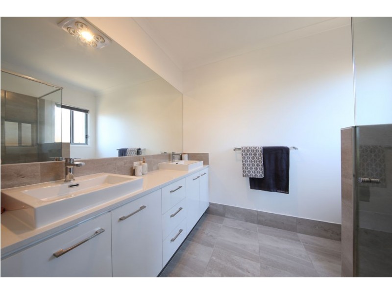 3 Violet Street, Caloundra West QLD 4551