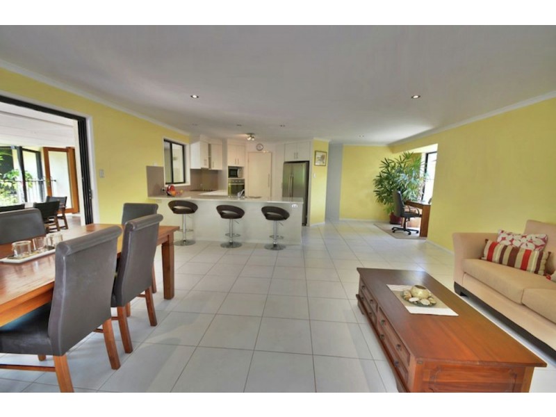 10 Holmes Street, Currimundi QLD 4551