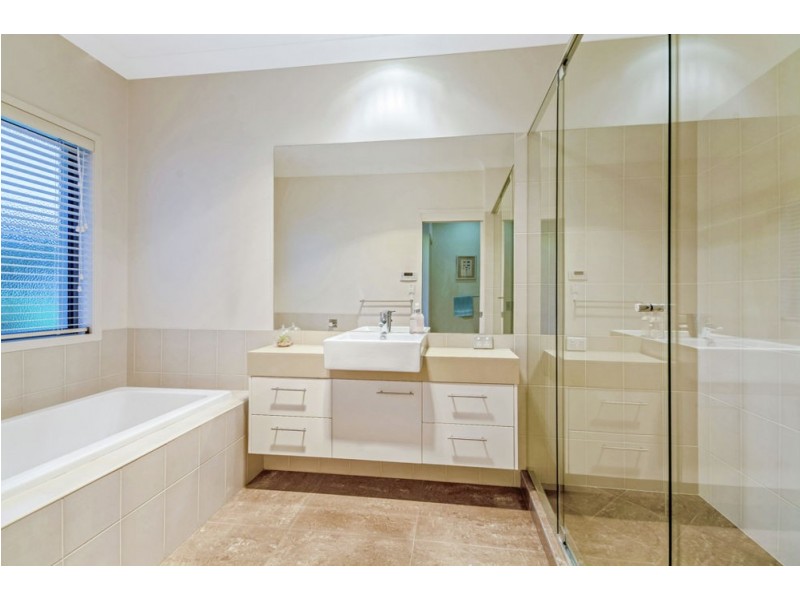 84 Glenfinnan Court, Forest Glen QLD 4556