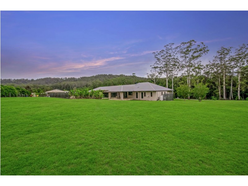 84 Glenfinnan Court, Forest Glen QLD 4556