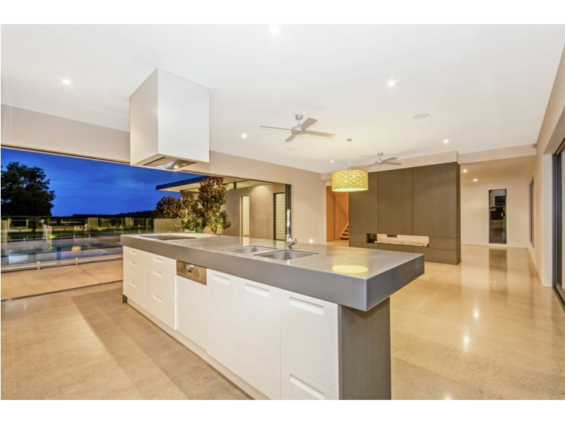 18 Mountain Top Court, Mons QLD 4556