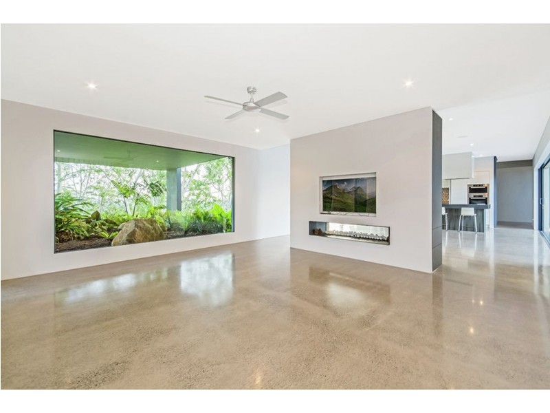 18 Mountain Top Court, Mons QLD 4556