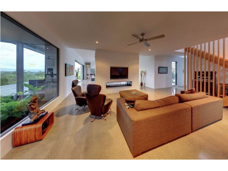 18 Mountain Top Court, Mons QLD 4556