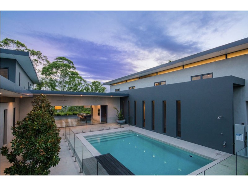 18 Mountain Top Court, Mons QLD 4556