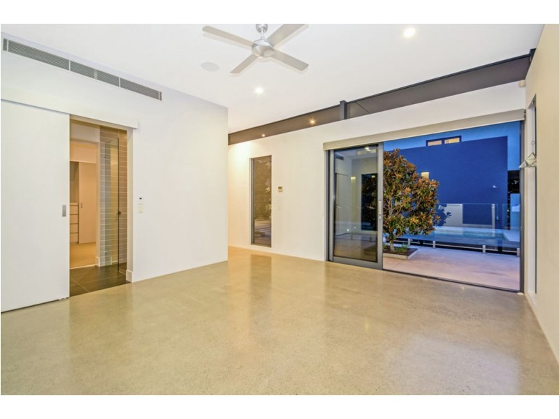 18 Mountain Top Court, Mons QLD 4556