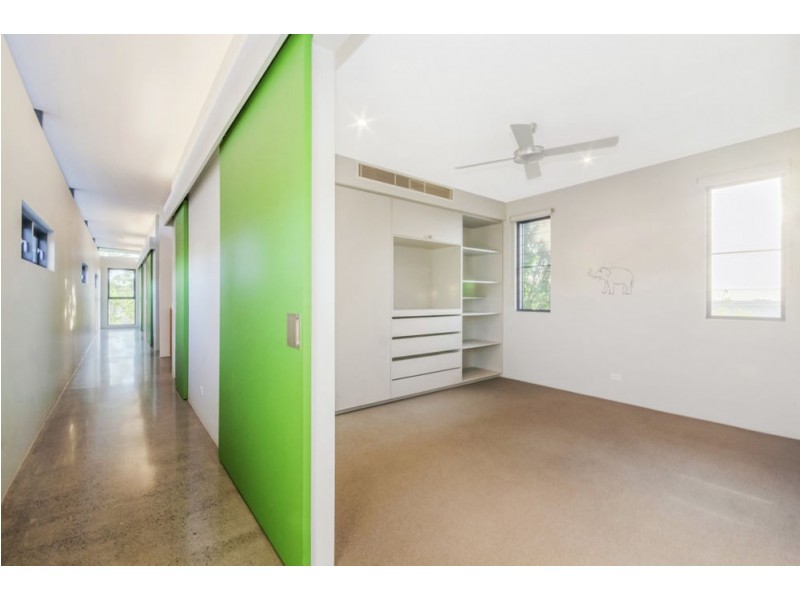 18 Mountain Top Court, Mons QLD 4556