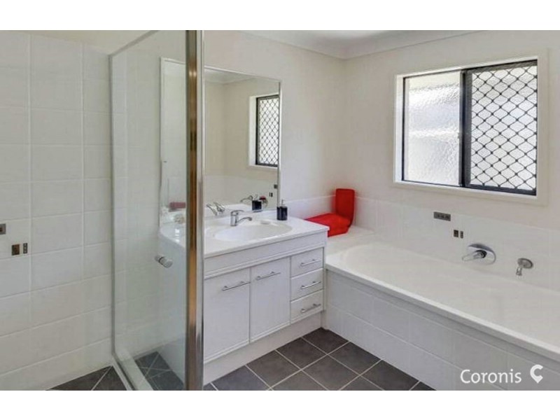 29 Gallery Place, Little Mountain QLD 4551