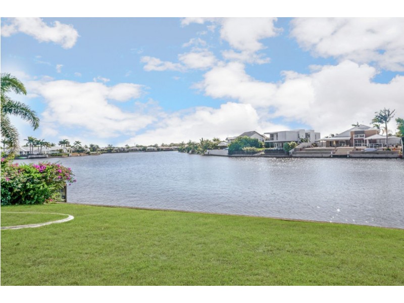 13 Stirling Castle Court, Pelican Waters QLD 4551