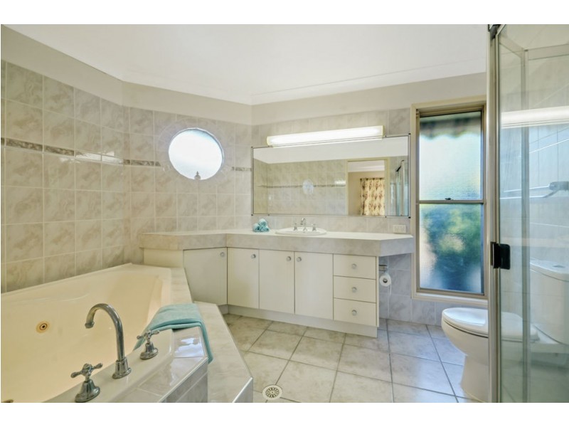 13 Stirling Castle Court, Pelican Waters QLD 4551