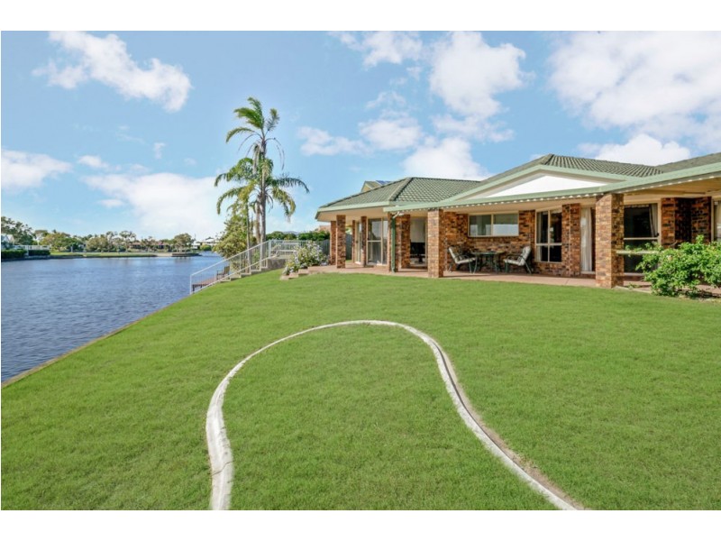 13 Stirling Castle Court, Pelican Waters QLD 4551