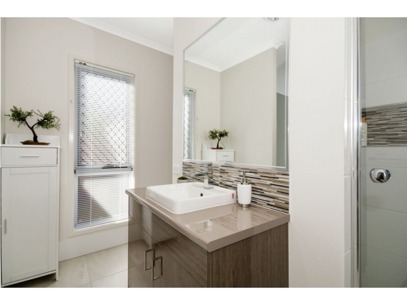 24 Ochre Crescent, Caloundra West QLD 4551