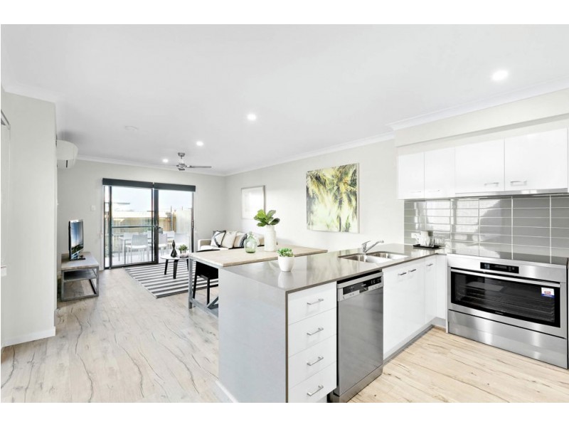 23 Locke Crescent, Caloundra West QLD 4551