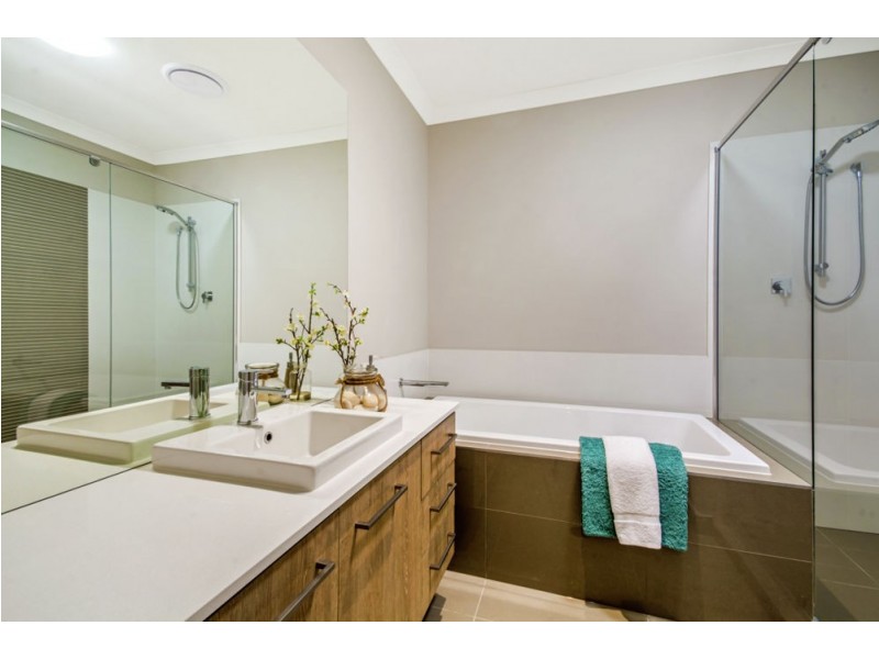 48 Amber Drive, Caloundra West QLD 4551