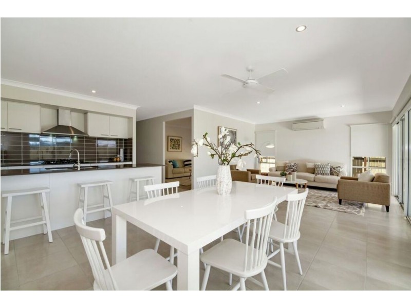 26 Locke Crescent, Caloundra West QLD 4551