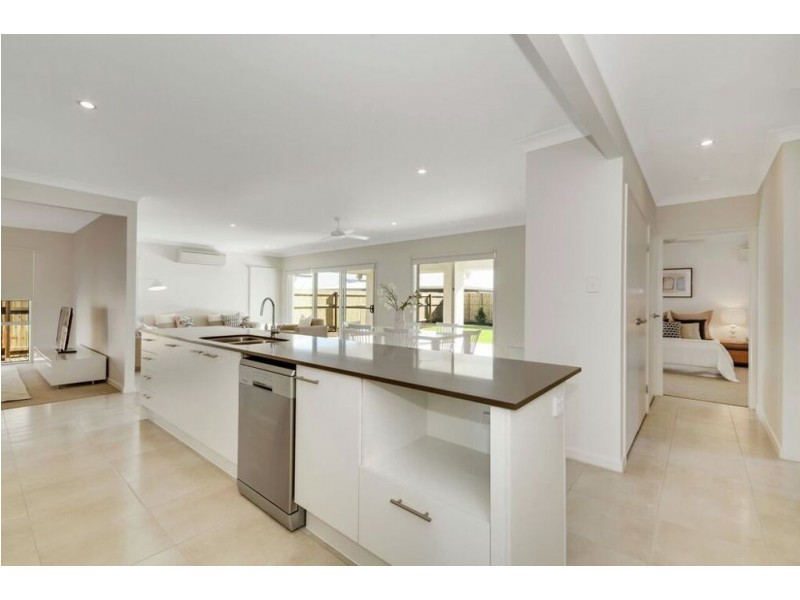 26 Locke Crescent, Caloundra West QLD 4551
