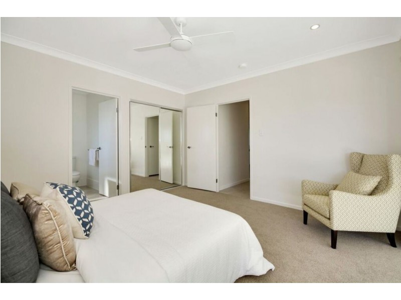 26 Locke Crescent, Caloundra West QLD 4551