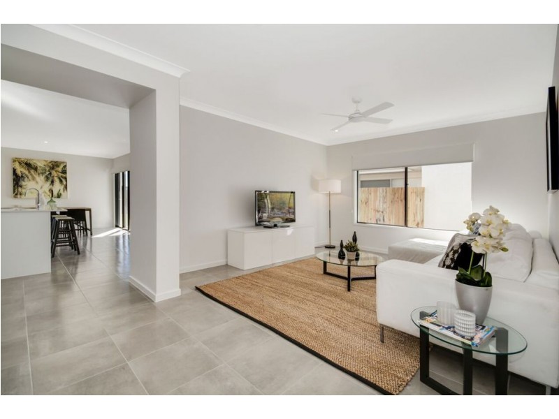 28 Locke Crescent, Caloundra West QLD 4551