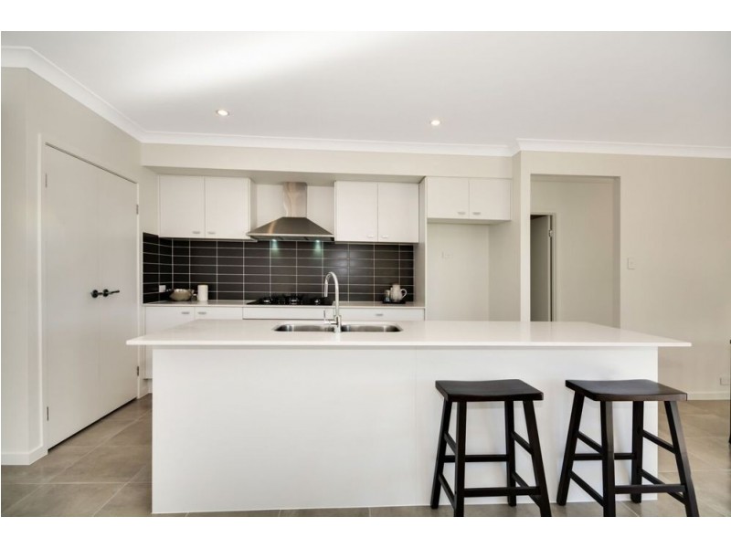 28 Locke Crescent, Caloundra West QLD 4551