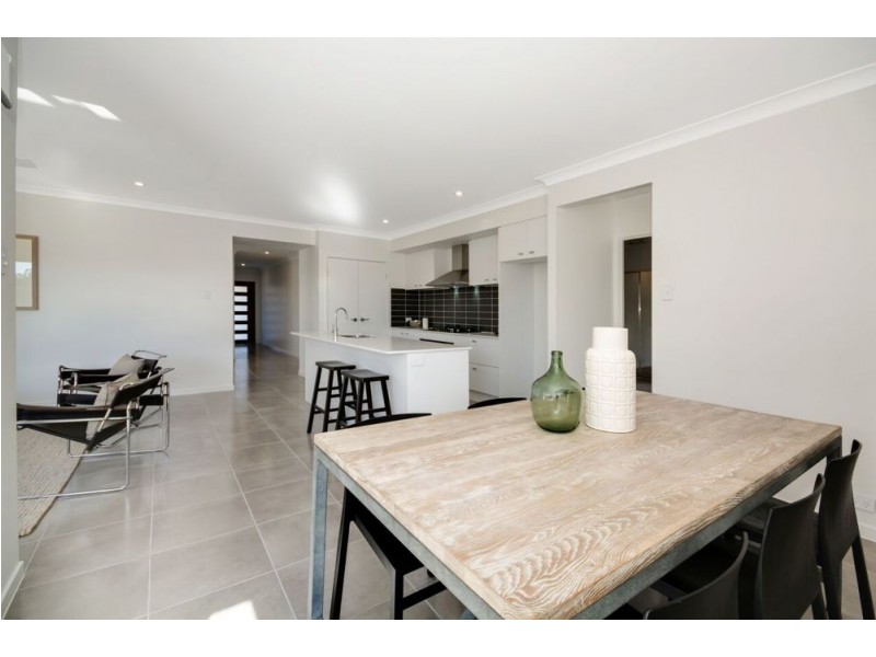 28 Locke Crescent, Caloundra West QLD 4551