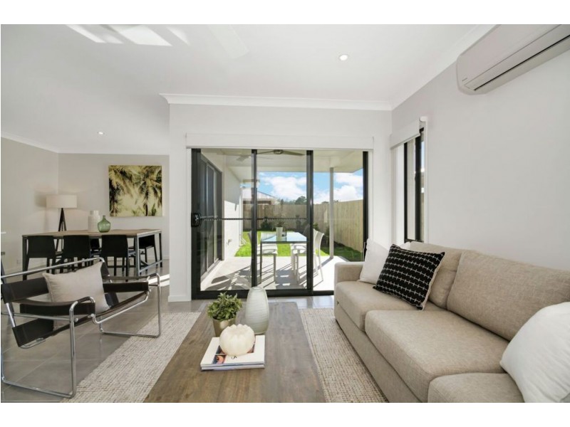 28 Locke Crescent, Caloundra West QLD 4551