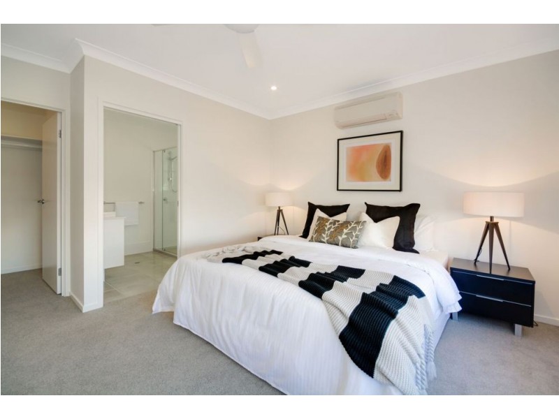 28 Locke Crescent, Caloundra West QLD 4551