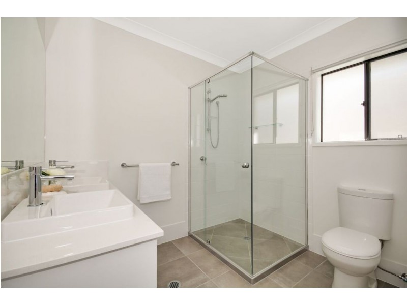 28 Locke Crescent, Caloundra West QLD 4551