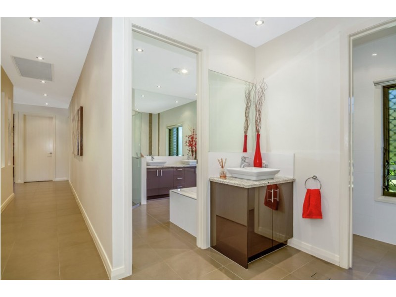 76 Glenfinnan Court, Forest Glen QLD 4556