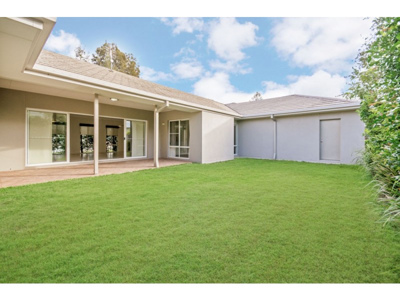 7 Columba Place, Pelican Waters QLD 4551